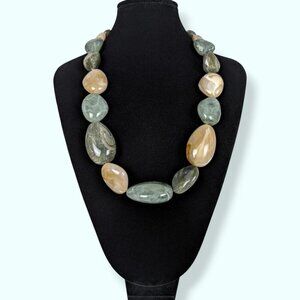 Vintage Chunky Lucite Crackle Beaded Necklace